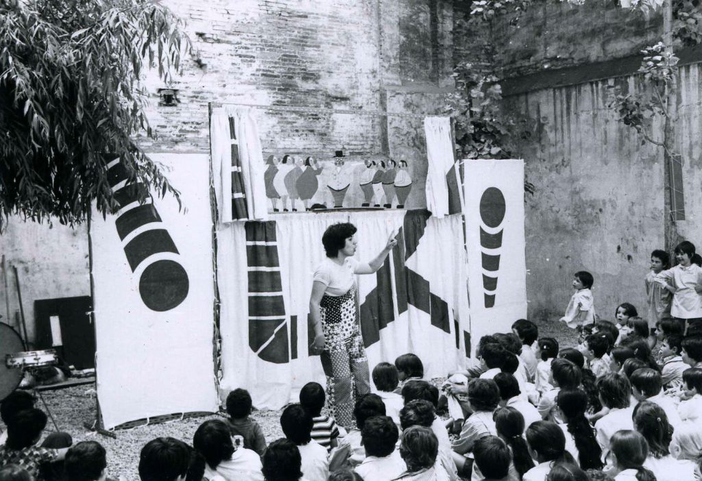 Primera funció escolar. Escola Llebetx, Vilanova i la Geltrú, 1974